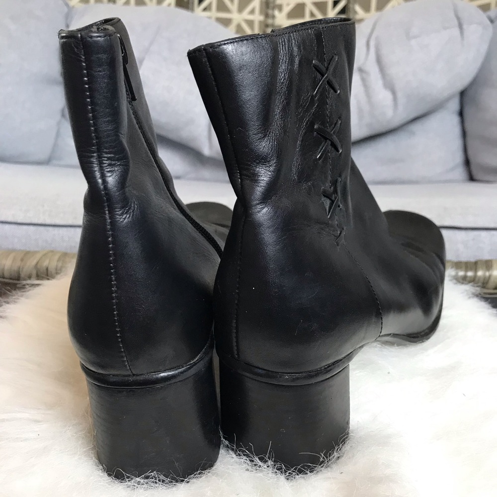 ❗️RESERVED❗Villager Leather Short Boots - Black - Picture 4 of 7